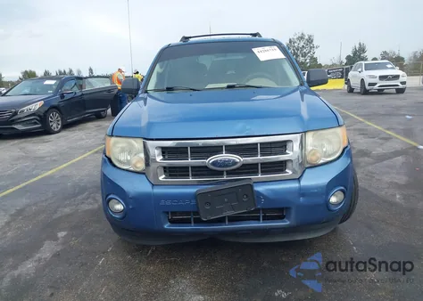 2009 Ford Escape Xlt z USA, uszkodzony, nr VIN 1FMCU03779KA32760